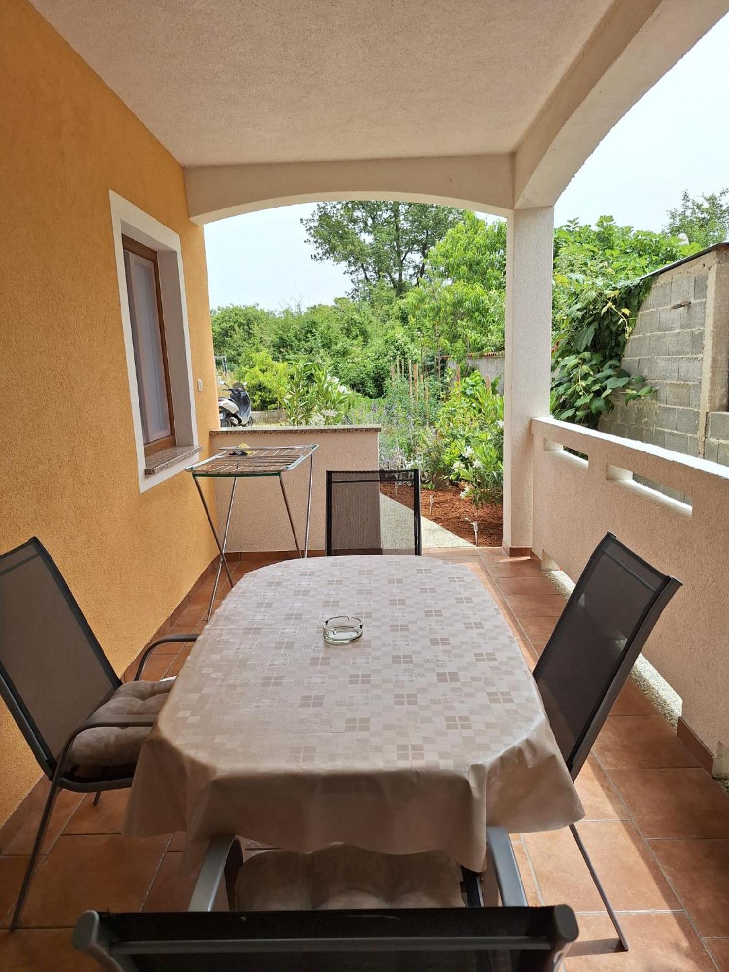 Apartman Paola Appartement Malinska Buitenkant foto